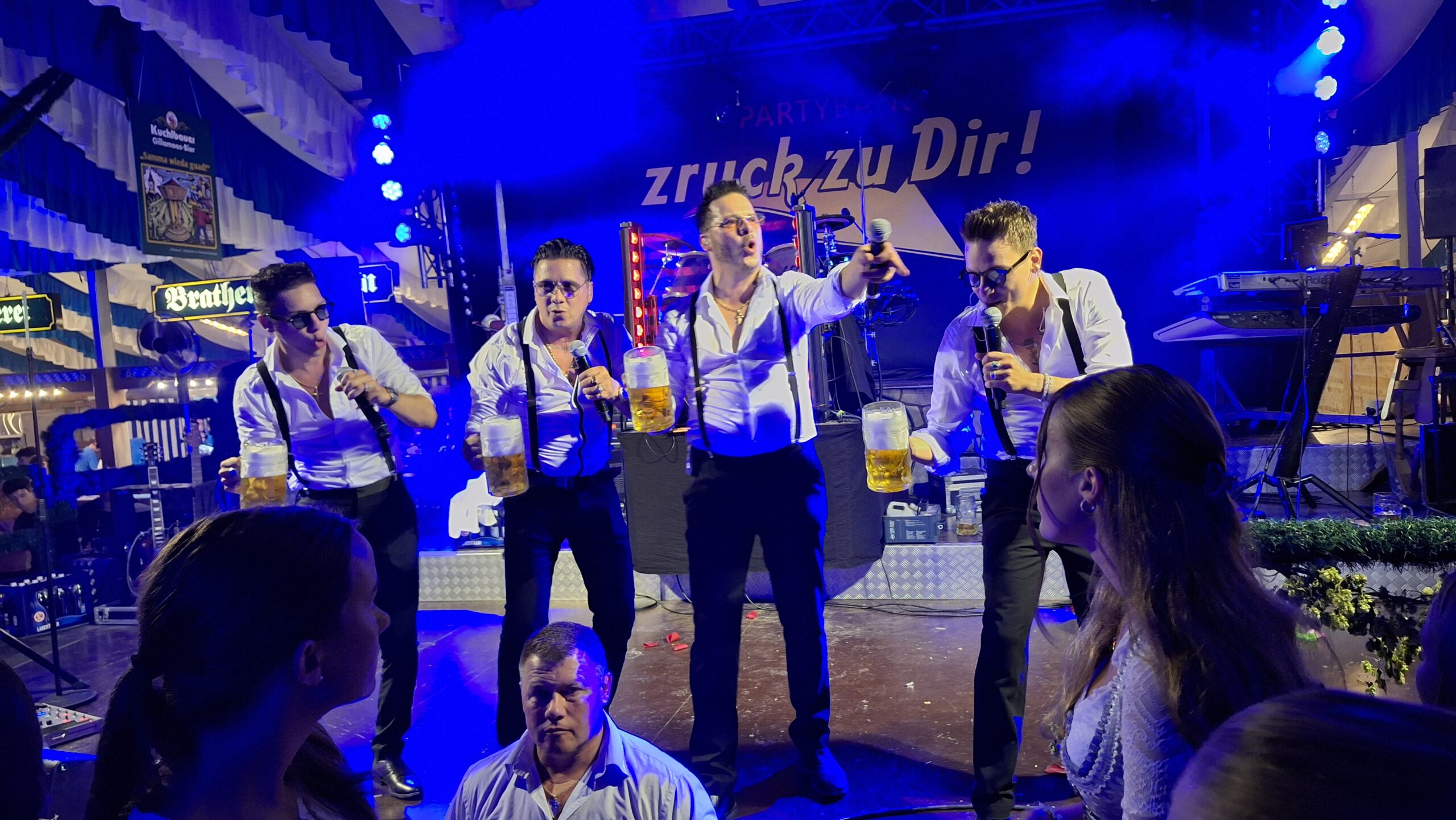 Esteriore Brothers in der Festhalle Bayernland