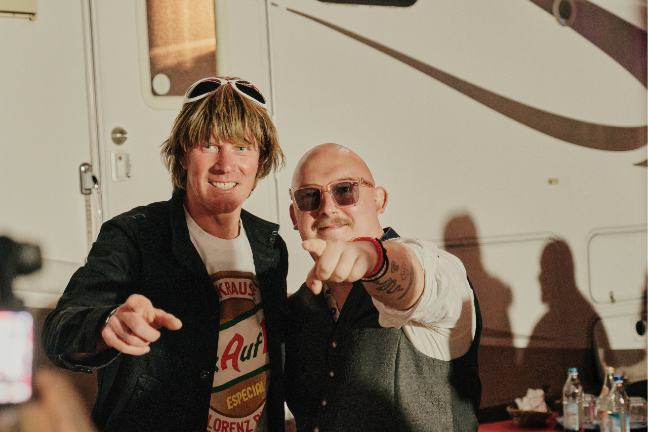 Frühlingsfest München 2025 Mickie Krause mit Fan