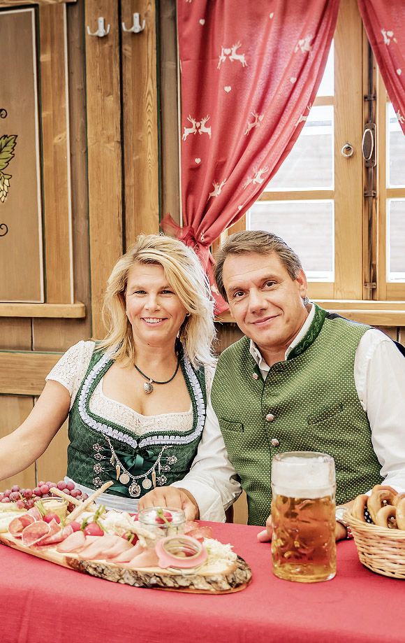 Festwirtfamilie Schöniger der Festhalle Bayernland - Das Festzelt mit Tradition seit 1971