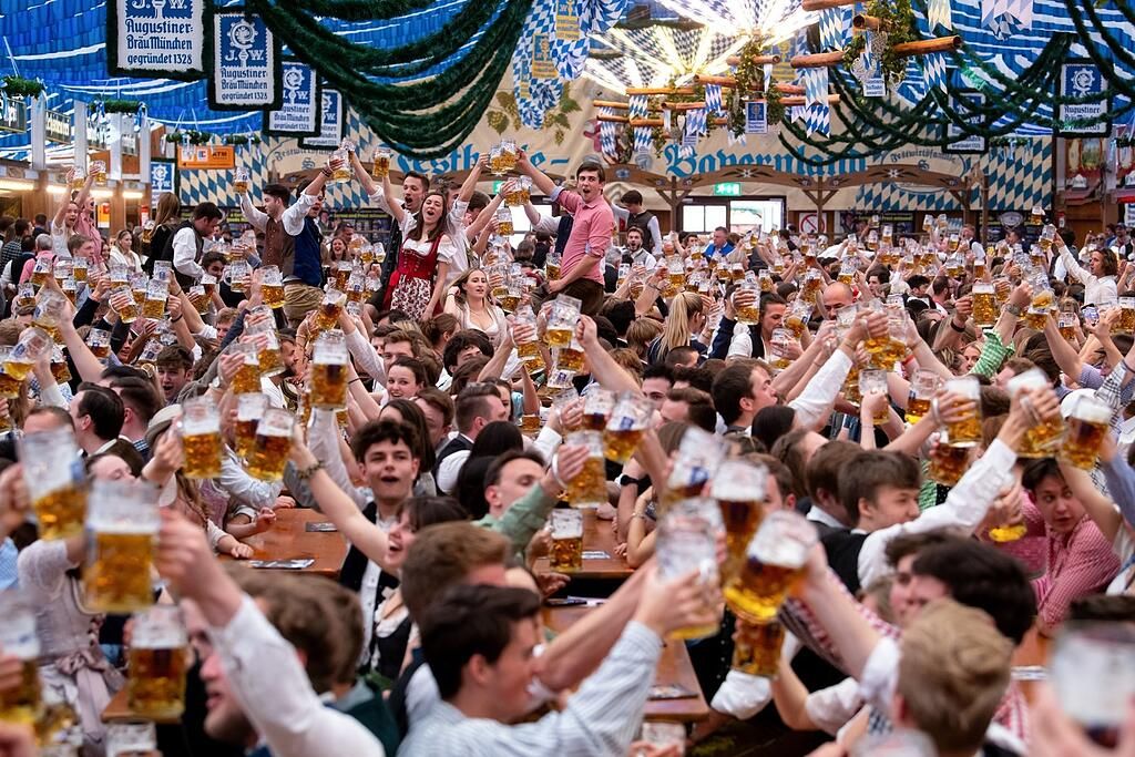 Reservierung für das Frühlingsfest München - Augustiner im Ausschank